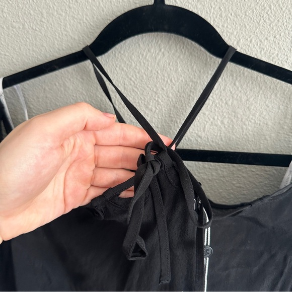 NWT Lovers & Friends Black Off-Shoulder Halter Top XS - Picture 8 of 12